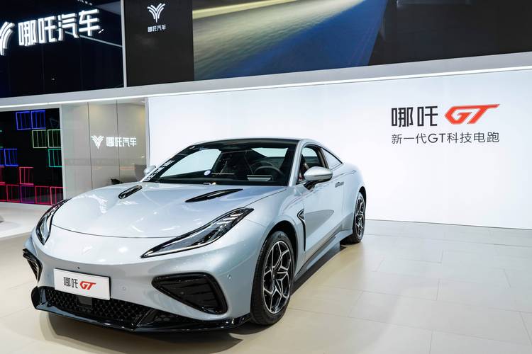 东莞石龙镇超辉远企业管理咨询哪吒汽车在智能汽车领域的表现，领途汽车在新能源汽车市场中的影响力